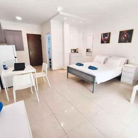 Cozy Near Harbor District 200 Mbits Xbox X Apartment *