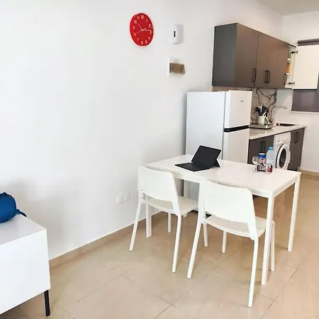 Cozy Near Harbor District 200 Mbits Xbox X شقة بافوس