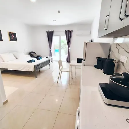 Cozy Near Harbor District 200 Mbits Xbox X